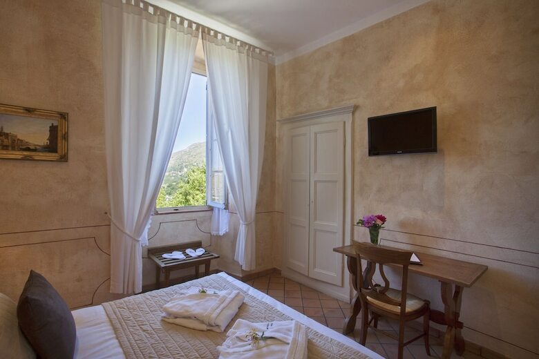 Hotel Mare E Monti
