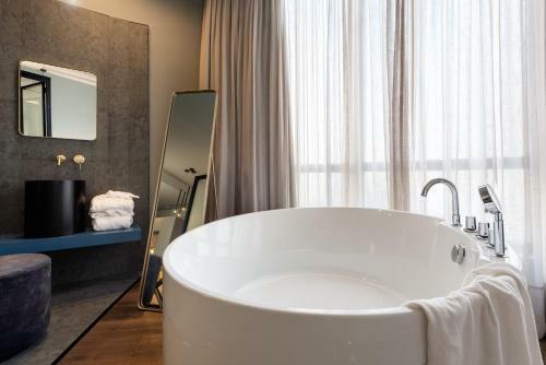 Apartamento Muralla Sevilla Suites By Lola