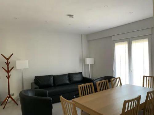Rentalsevilla Moderno Apartamento En Triana de 95m2