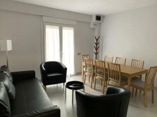 Rentalsevilla Moderno Apartamento En Triana de 95m2