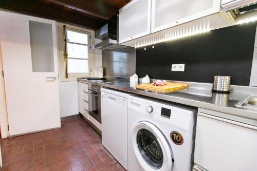 Apartamento 3 Dormitorios En Calle San Vicente.