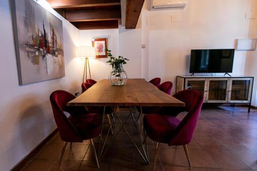 Apartamento 3 Dormitorios En Calle San Vicente.