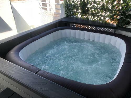 Unique Homes La Juderia Parking & Jacuzzi