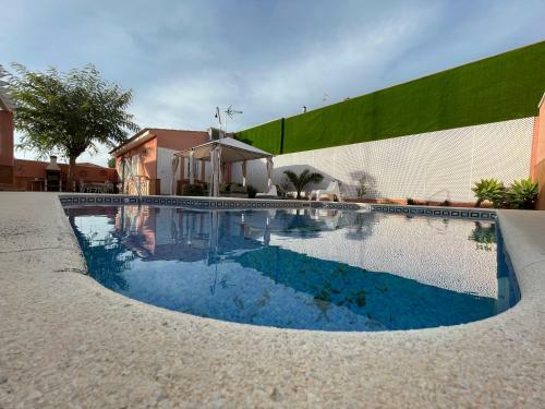 Agradable Casa Independiente Con Piscina