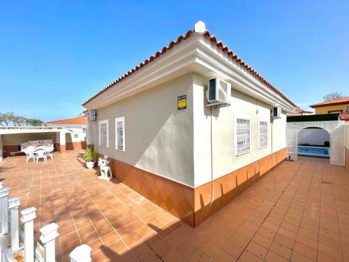 Agradable Casa Independiente Con Piscina