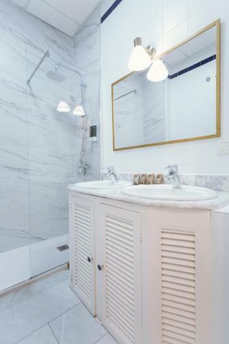 Apartamento Bright And Cozy-1bd 1bth & 2bd 1bth- La Giralda