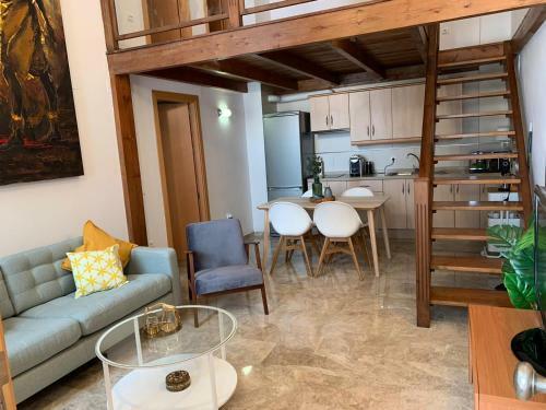 Apartamento Precioso Duplex En Triana - Wifi Gratis