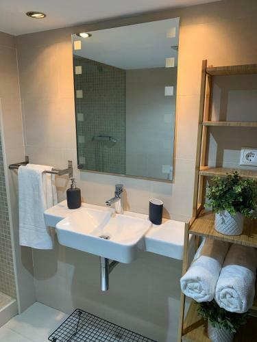 Apartamento Precioso Duplex En Triana - Wifi Gratis