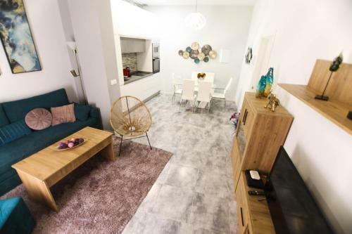Rentalsevilla Apartamento De 3 Dormitorios En Triana