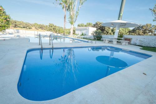 Agradable Villa Con Piscina