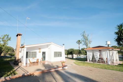 Agradable Villa Con Piscina