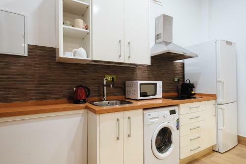 Hostly Rbh0 Modern Apartment