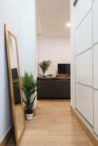 Hostly Rbh0 Modern Apartment