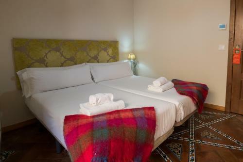Hostal Casa17 Santacruz Suites