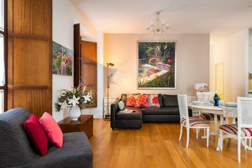 Cathedral Apartment, First Floor