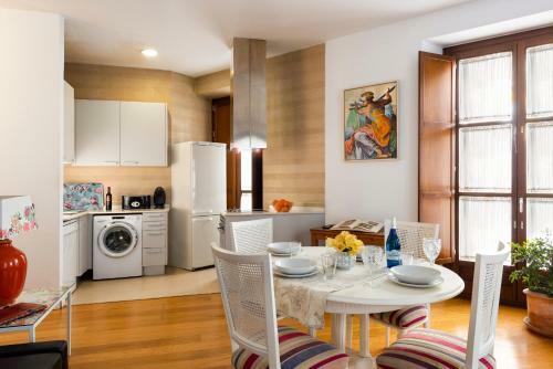Cathedral Apartment, First Floor