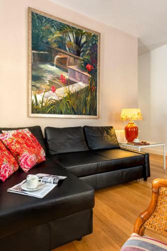 Cathedral Apartment, First Floor