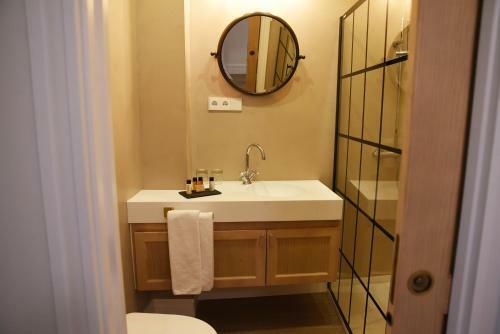The Honest Hotel