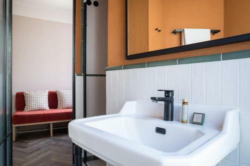 The Honest Hotel