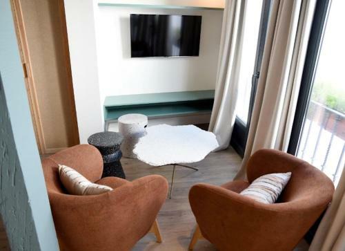 The Honest Hotel