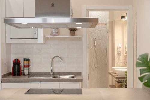 San Luis Downtown & Pool Apartment