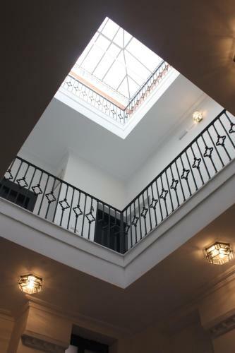 San Luis Downtown & Pool Apartment