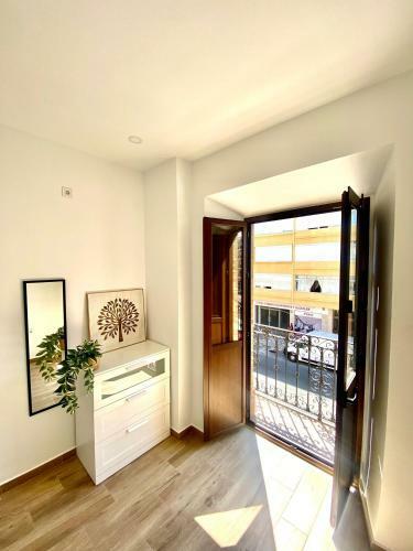 Triana Riverside Guesthouse