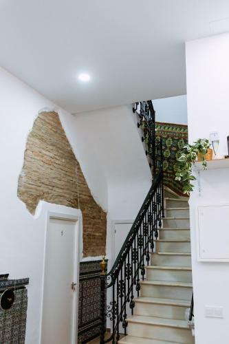 Triana Riverside Guesthouse