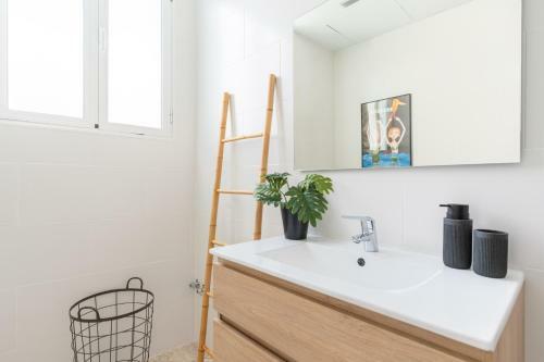 C�ntrico Y Luminoso Apartamento