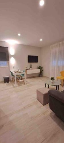 Apartamento En Triana: Junto San Jacinto Parking Opcional