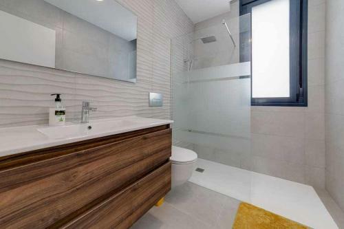 Magn�fica Villa Con Piscina Climatizada
