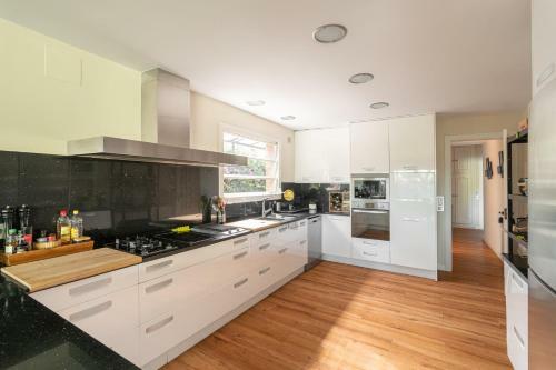 Villa Barcelona�s Tropical Oasis