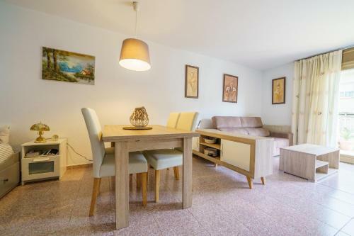 Homeholidaysrentals Anglada - Costa Barcelona