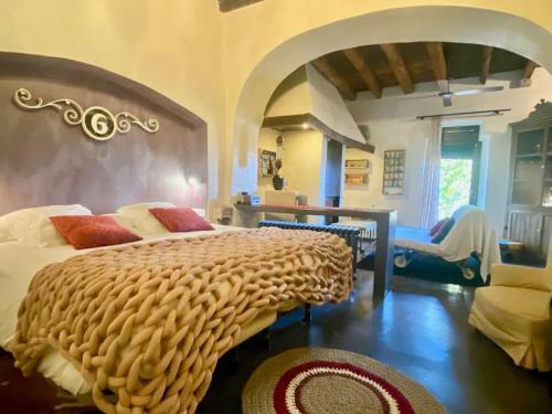 Villa Huge Charming Manor House. Waterfall & Volcanoes