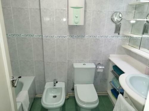Apartamento Urbanizaci�n Privada. Piscinas. Tenis
