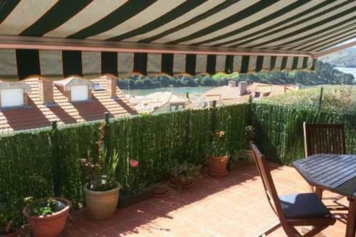 Apartamento Urbanizaci�n Privada. Piscinas. Tenis