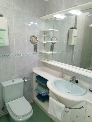 Apartamento Urbanizaci�n Privada. Piscinas. Tenis
