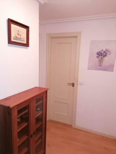 Apartamento Urbanizaci�n Privada. Piscinas. Tenis