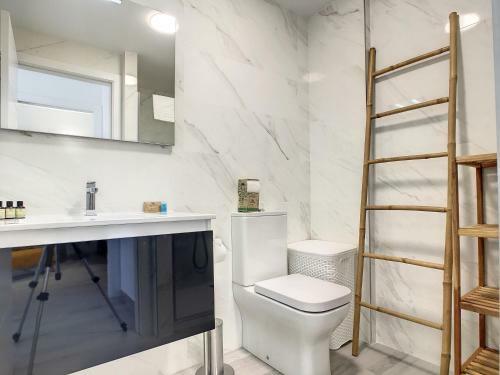 Elisa Beach Apartment - 8209