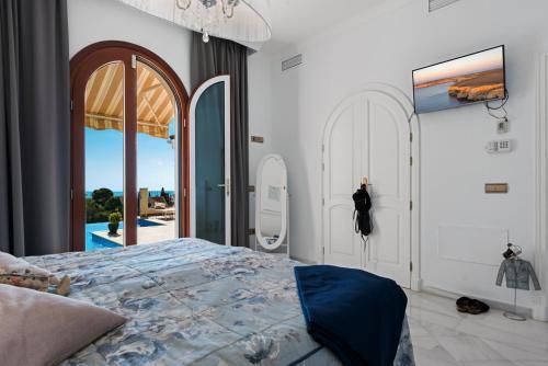 Villa Breathtaking Mansion With Pool - Ref 85