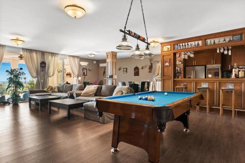Villa Breathtaking Mansion With Pool - Ref 85