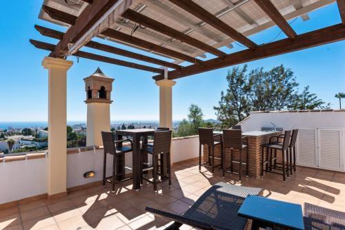 Villa Breathtaking Mansion With Pool - Ref 85