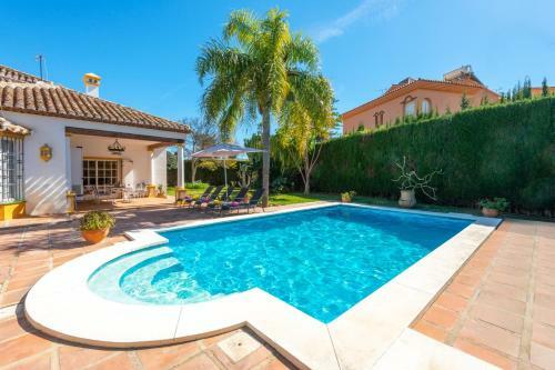 Villa Sierrezuela Sol By Villa Plus
