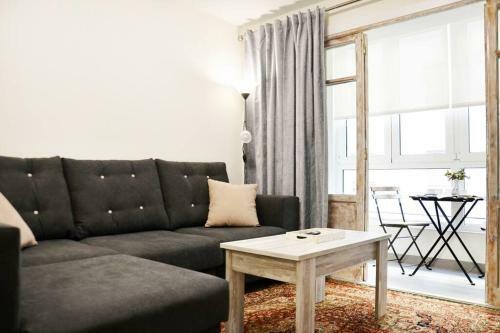 Nuevo Apartamento de 3 Dormitorios En Calle Alta