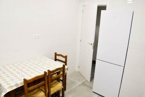 Nuevo Apartamento de 3 Dormitorios En Calle Alta