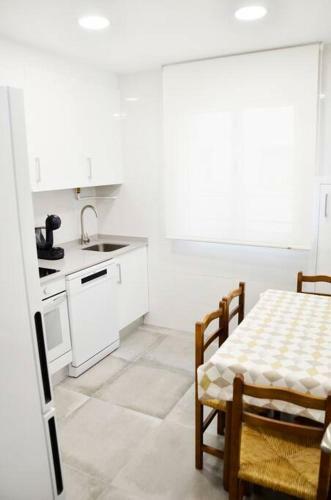 Nuevo Apartamento de 3 Dormitorios En Calle Alta