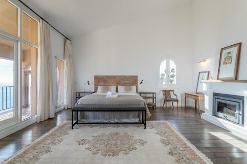 Villa Almela's