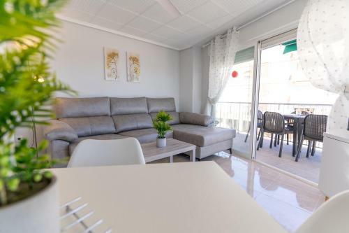 Apartamento Rentafive Primera L�nea Terraza Reformado