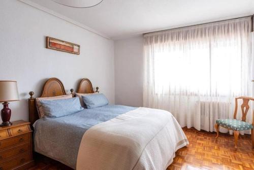 Apartamento Luminoso Piso Grande Con Garaje En El Centro.