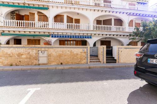 Rentafive Parking Frente A La Playa Tamarit